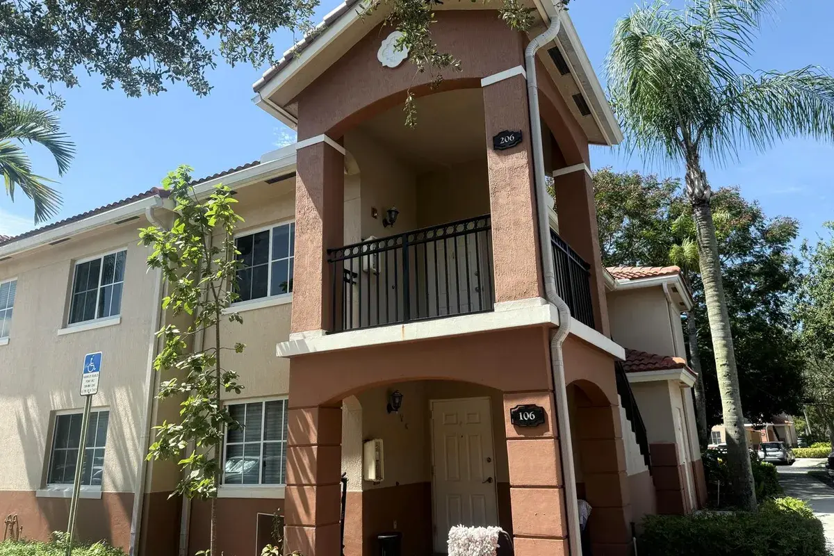 3505 Briar Bay Boulevard Apt 206, West Palm Beach FL 33411