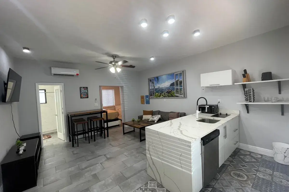 824 NE 4th Street # 3, Fort Lauderdale FL 33301