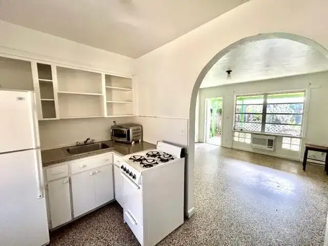 2023 Taylor Street, Hollywood FL 33020 photo 3