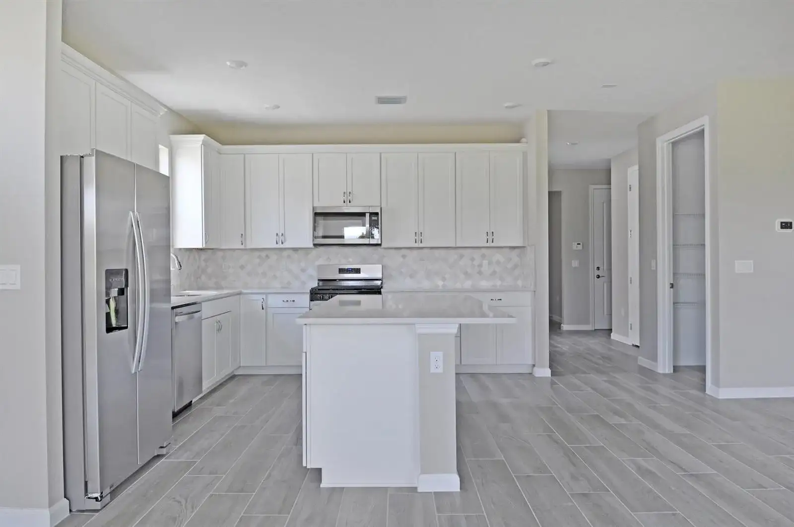 13609 SW VERMILLION Circle, Port St. Lucie FL 34987 photo 2