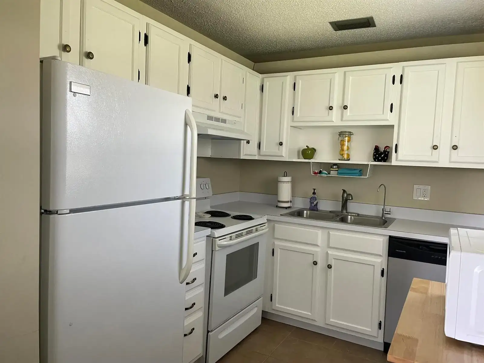 88 CROOKED TREE Lane # 105, Vero Beach FL 32962 photo 2
