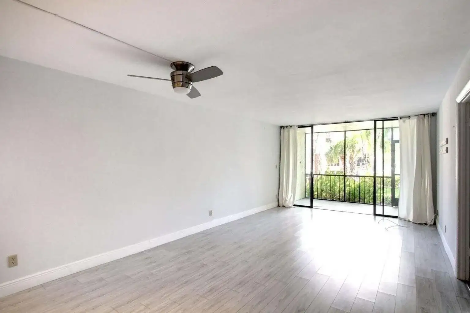 11 ROYAL PALM Way # 1040, Boca Raton FL 33432 photo 3