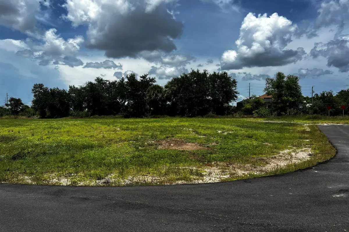 1011 NE 23RD Street, Cape Coral FL 33909