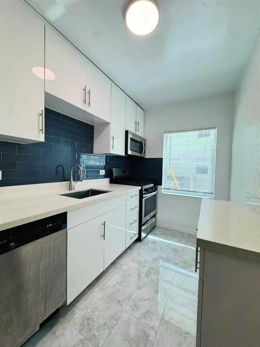 935 8th Street # 2, Miami Beach FL 33139 photo 4