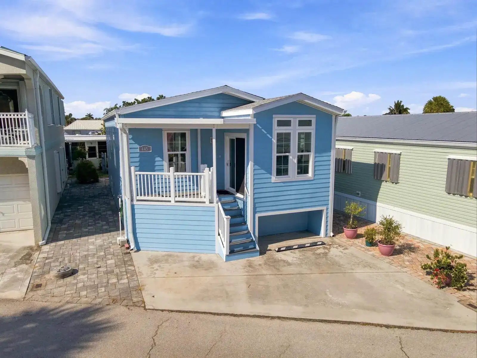 445 NETTLES Boulevard, Jensen Beach FL 34957 photo 2
