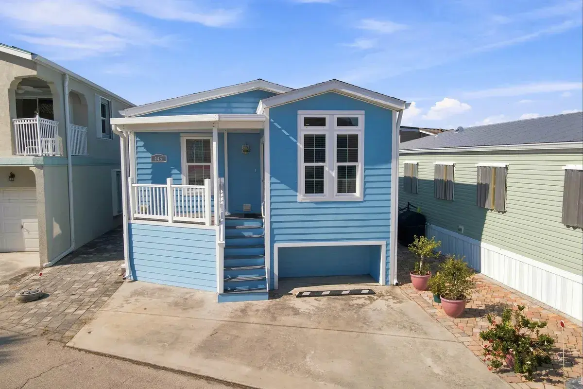 445 NETTLES Boulevard, Jensen Beach FL 34957