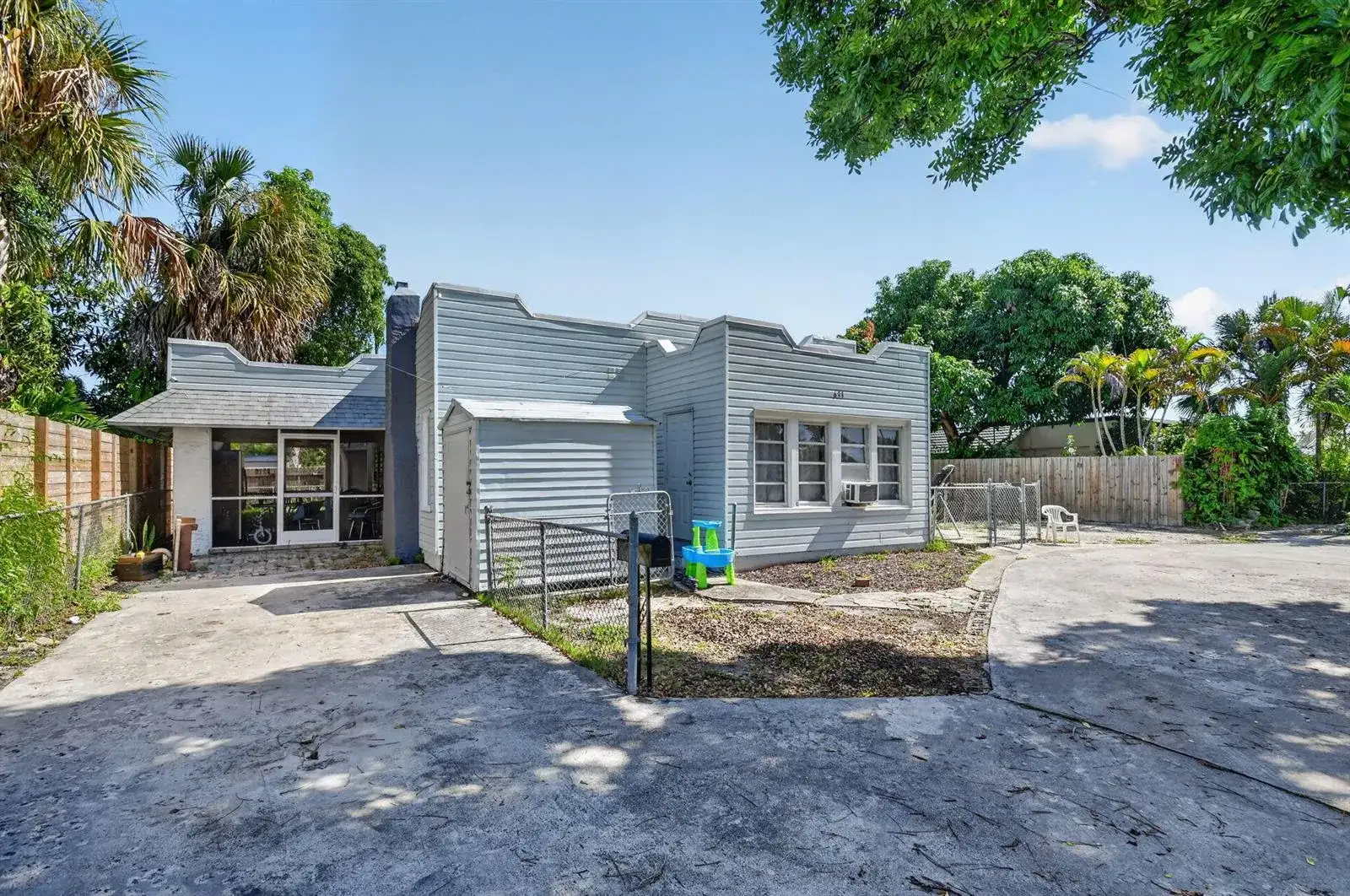 633 Franklin Road, West Palm Beach FL 33405 photo 4