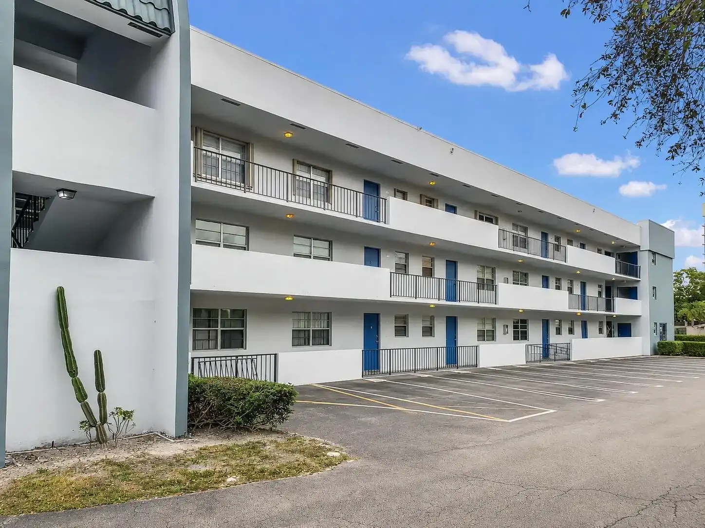 1630 EMBASSY Drive # 309, West Palm Beach FL 33401