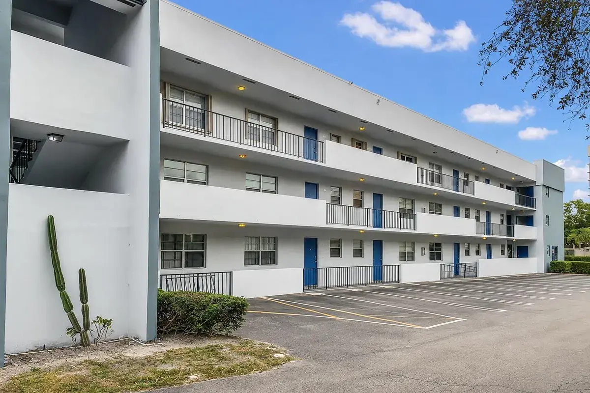 1630 EMBASSY Drive # 309, West Palm Beach FL 33401