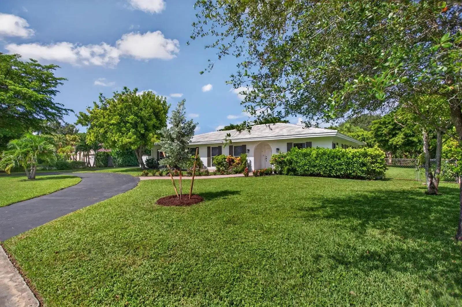 2400 NW 105TH Terrace, Coral Springs FL 33065 photo 2