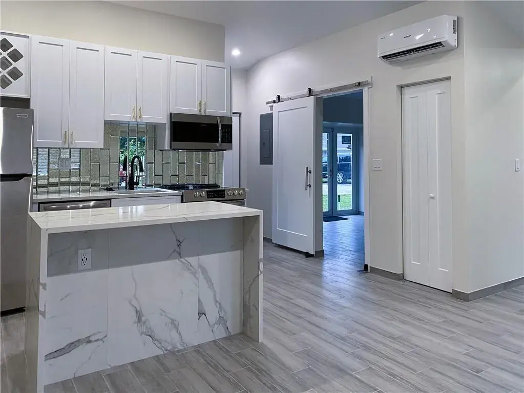 315 SW 7th Street # 2, Fort Lauderdale FL 33315