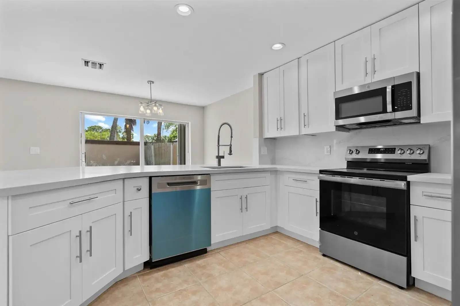 4250 NW 1st Place, Deerfield Beach FL 33442 photo 4