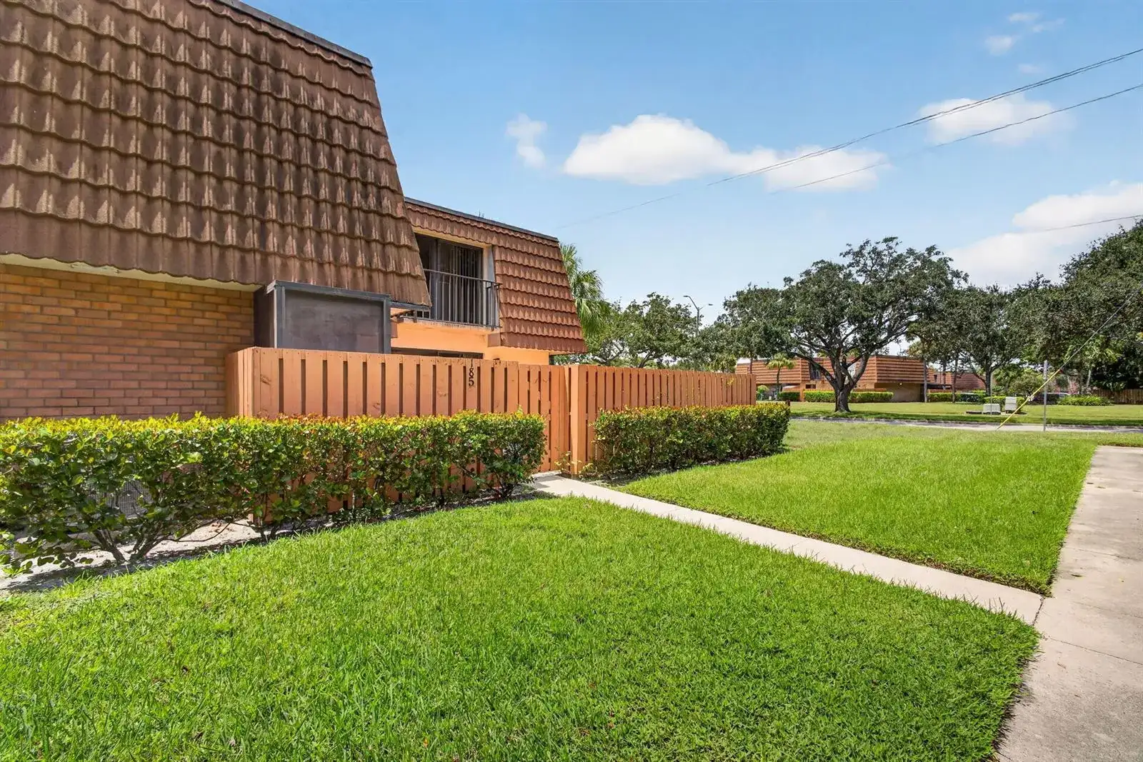 185 Charter Way, West Palm Beach FL 33407 photo 2