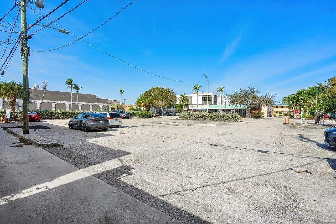 601 Lucerne Avenue, FL 33460