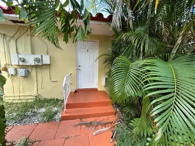 1930 PIERCE Street # 4, Hollywood FL 33020 photo 4