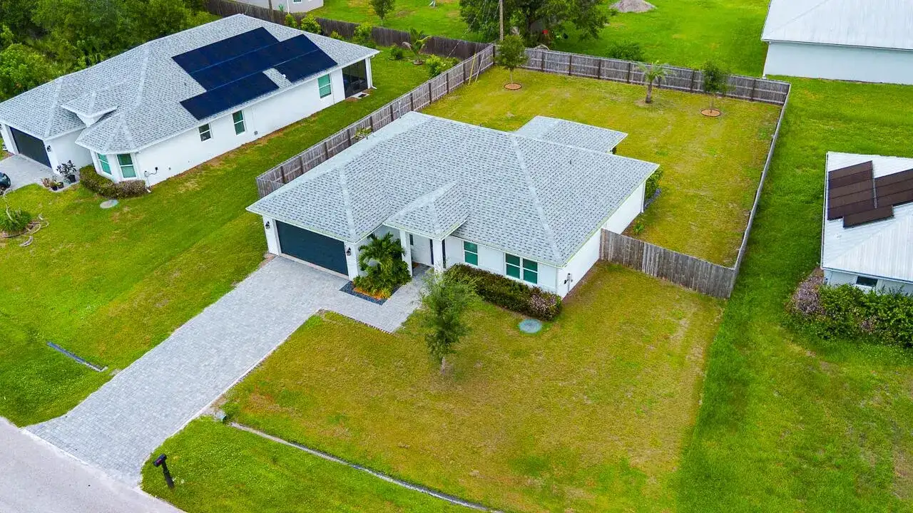 275 SW ELDERBERRY Drive, Port St. Lucie FL 34953 photo 4
