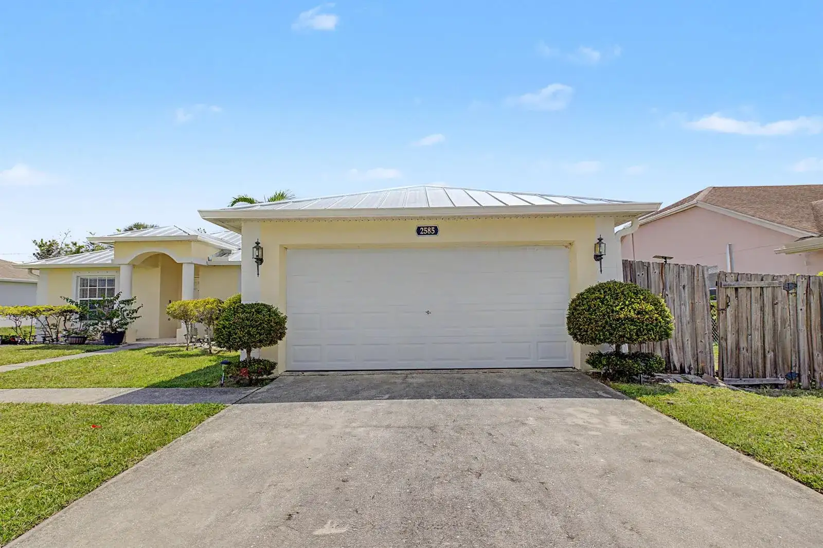 2585 SE LAKEWOOD Street, Port St. Lucie FL 34952 photo 2