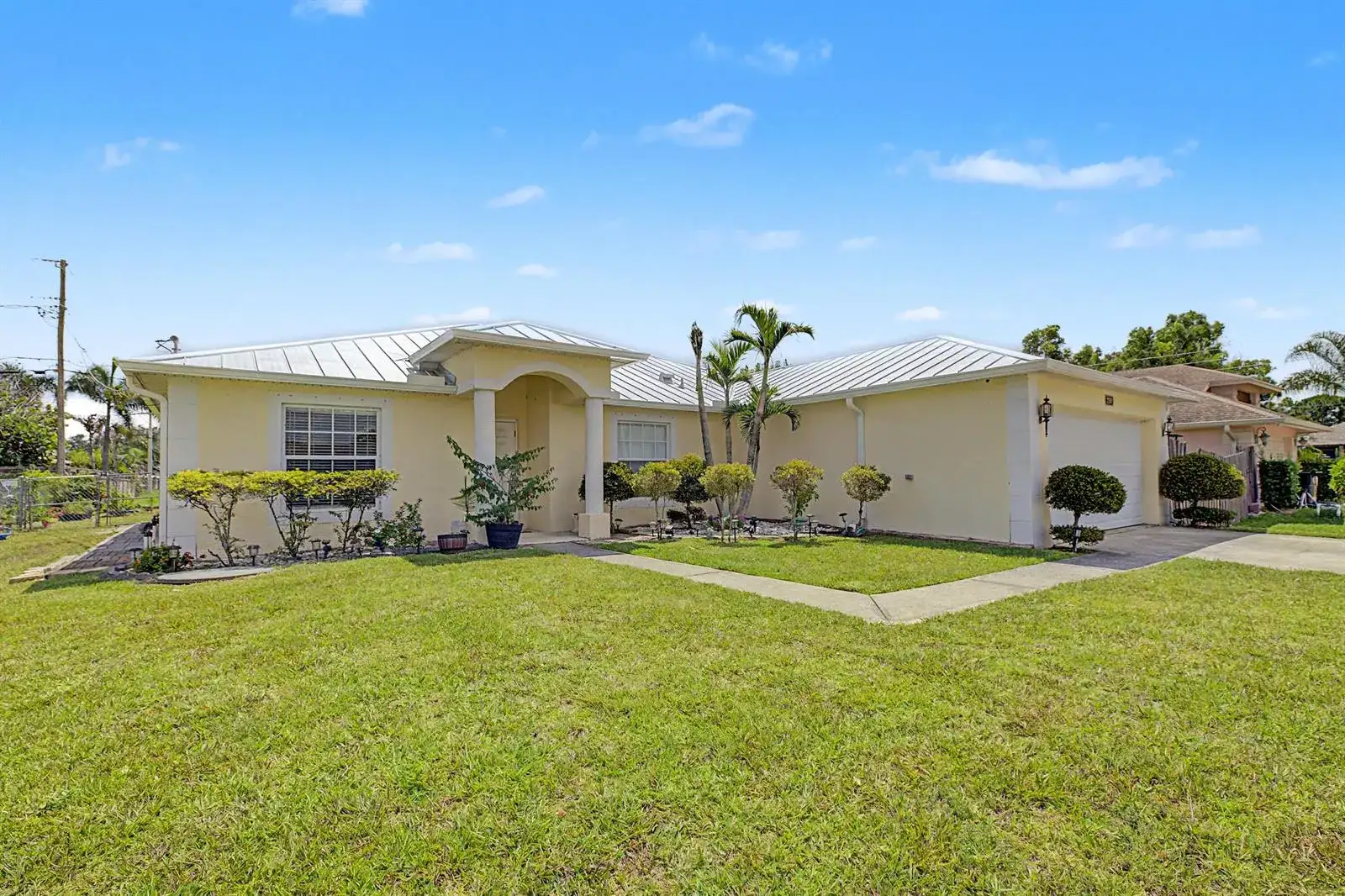 2585 SE LAKEWOOD Street, Port St. Lucie FL 34952 photo 3