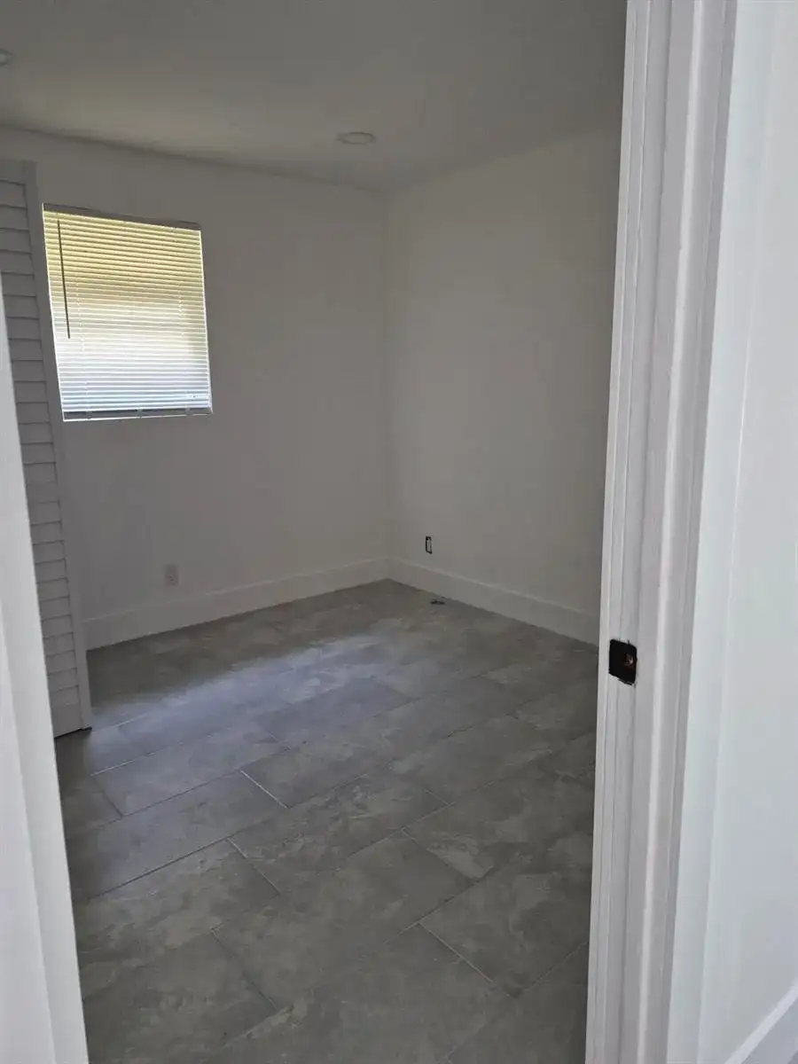 313 SW 1st Terrace, Deerfield Beach FL 33441 photo 4