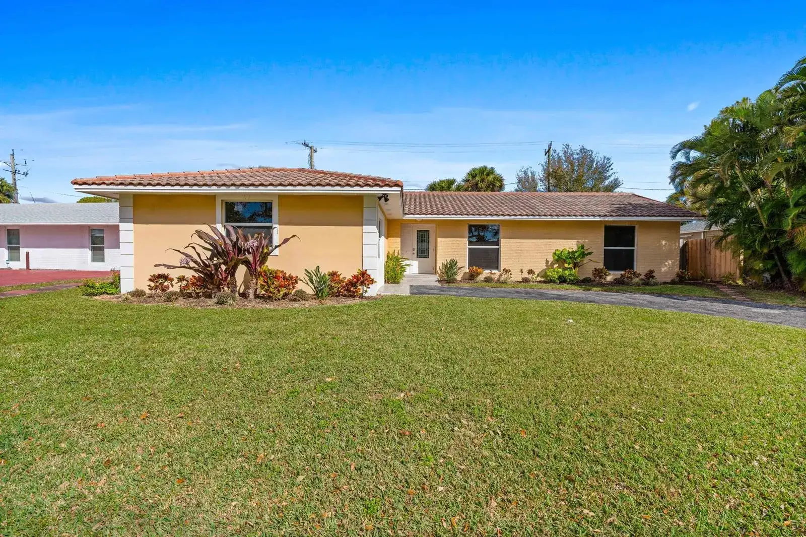 3697 Holly Drive, Palm Beach Gardens FL 33410 photo 2