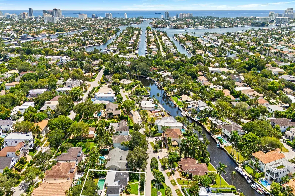 1001 SE 10th Street, Fort Lauderdale FL 33316