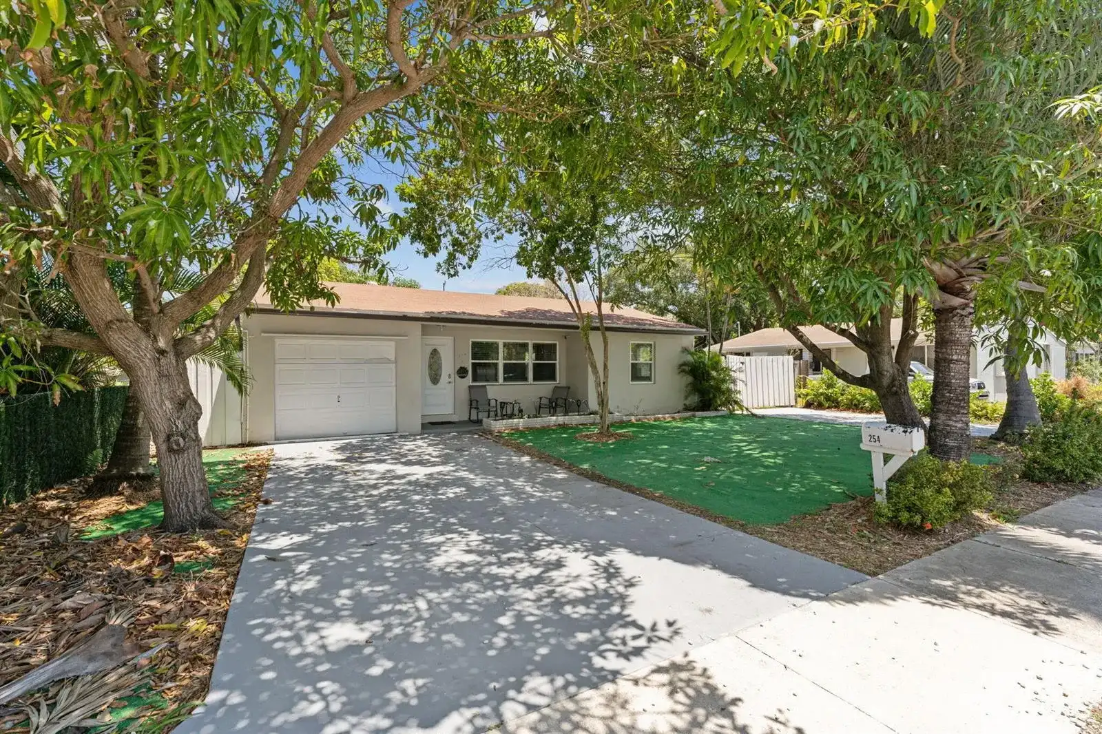 254 SW 8th Street, Dania Beach FL 33004