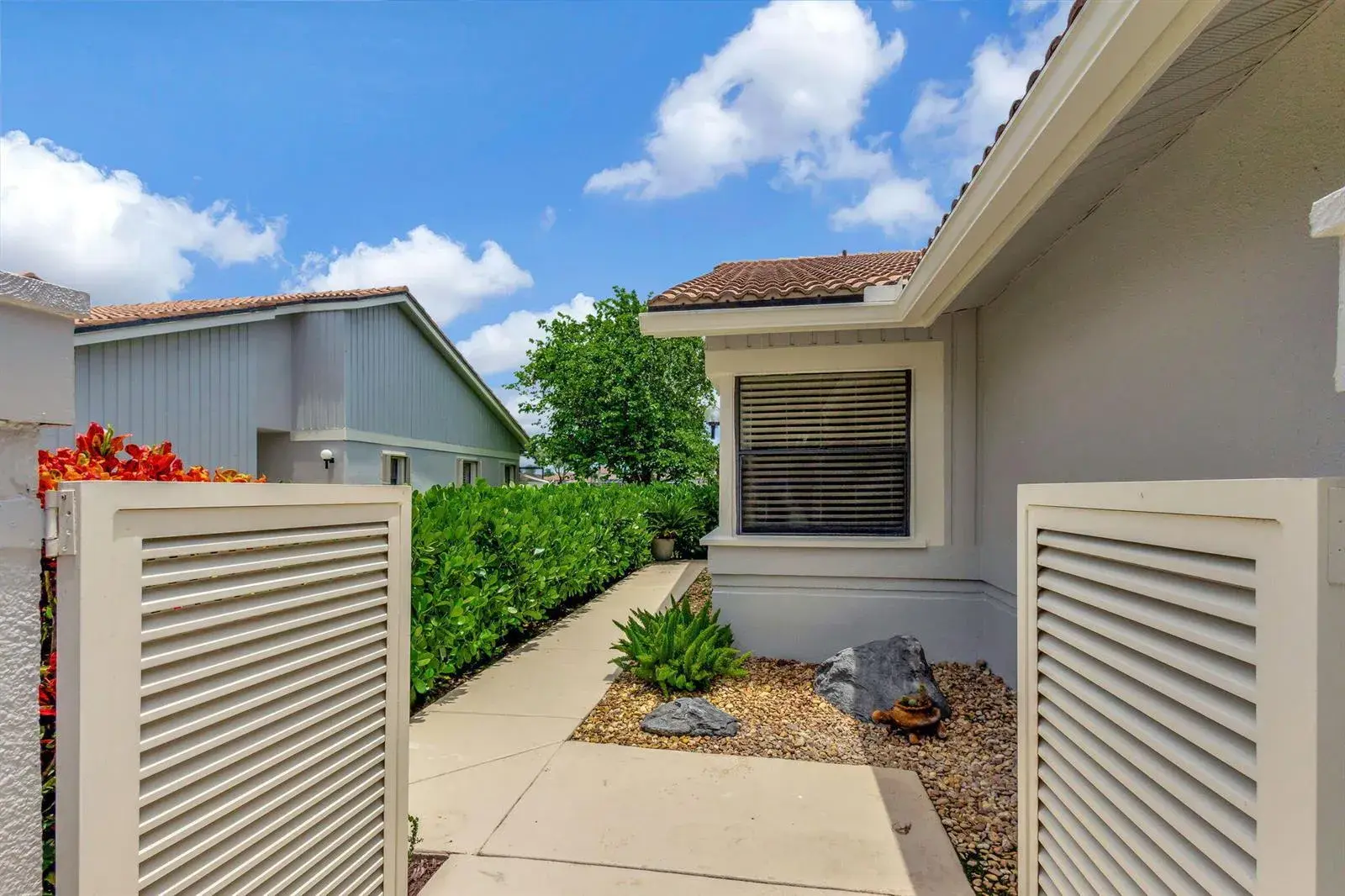 523 Prestwick Circle, Palm Beach Gardens FL 33418