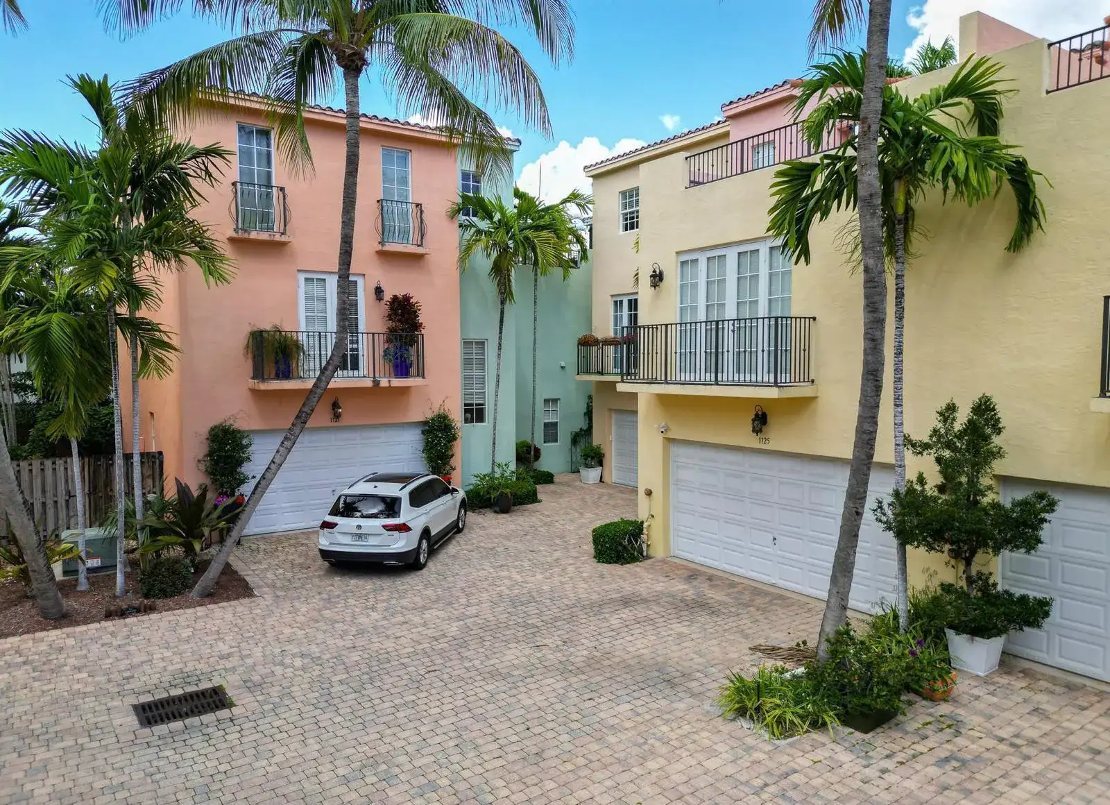 1123 NE 18TH Avenue, Fort Lauderdale FL 33304 photo 2