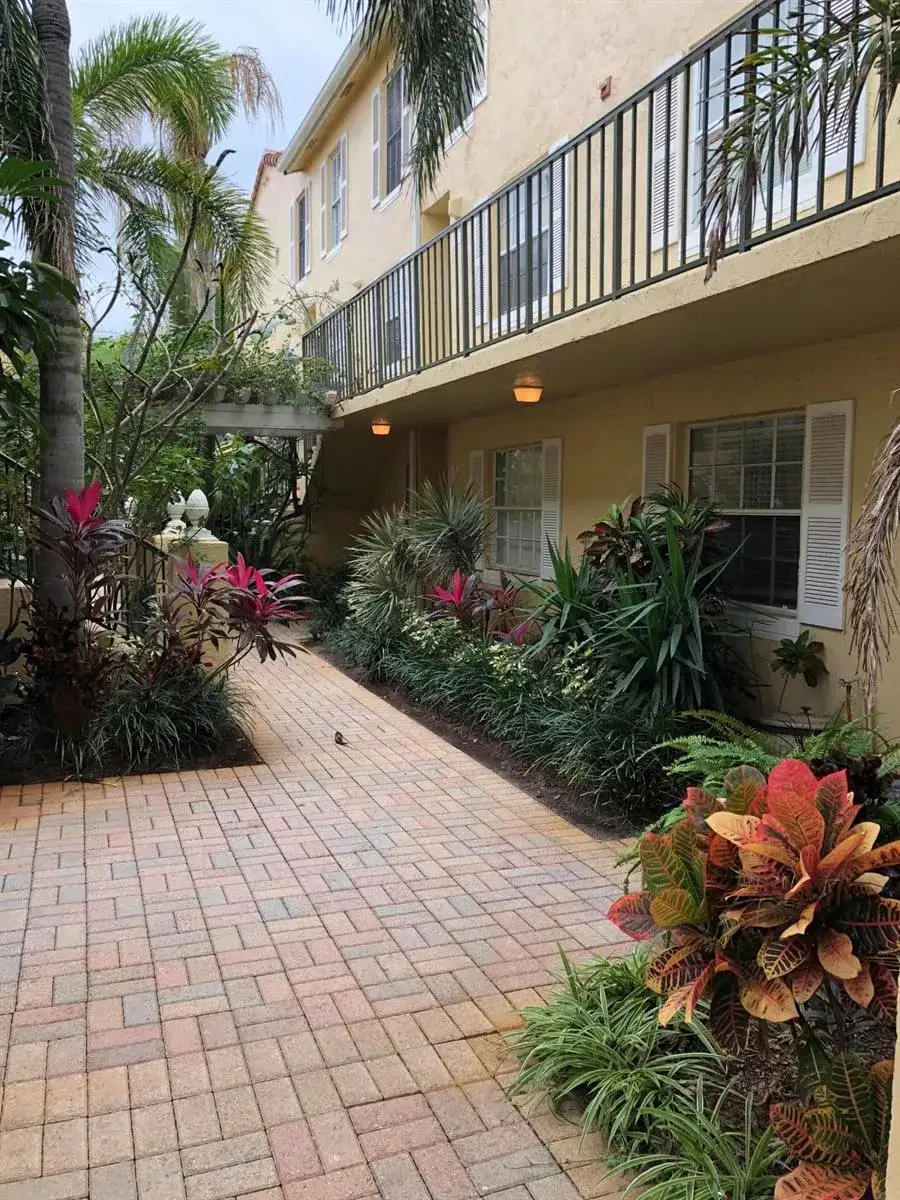1035 LAKE SHORE Drive # 103, Lake Park FL 33403 photo 2