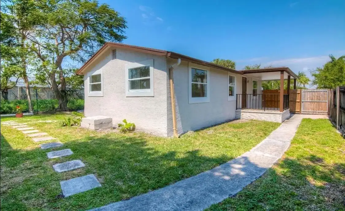 2960 Chickamauga Avenue, West Palm Beach FL 33409