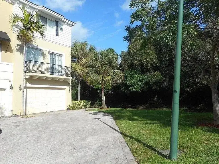 520 NW 39TH Circle, Boca Raton FL 33431 photo 2