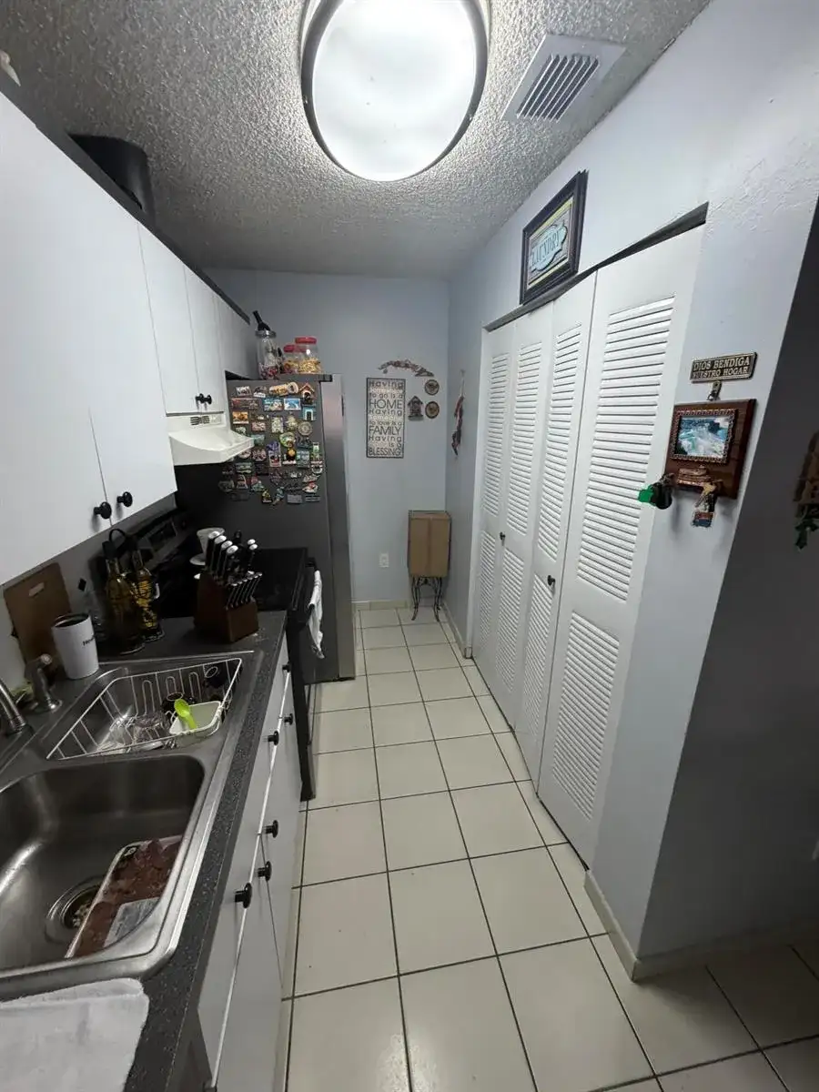 4349 W 10TH Avenue, Hialeah FL 33012 photo 4