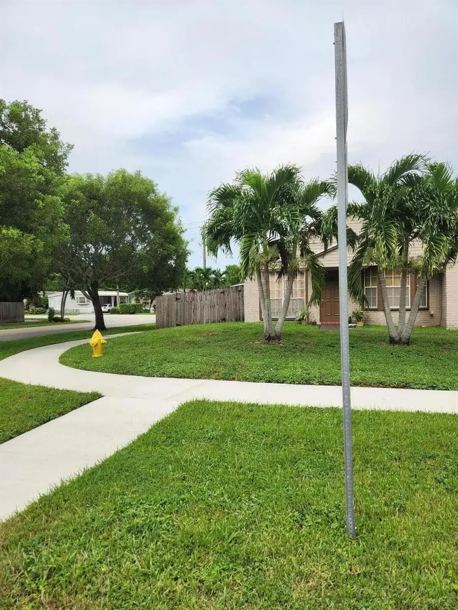 1000 SW 133RD Terrace, Davie FL 33325 photo 2