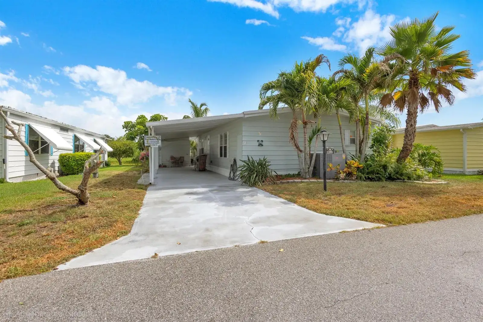 360 NE Jade Circle, Jensen Beach FL 34957 photo 4
