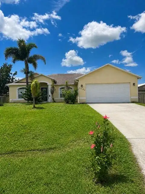 1042 SW Dartmouth Avenue, Port St. Lucie FL 34953