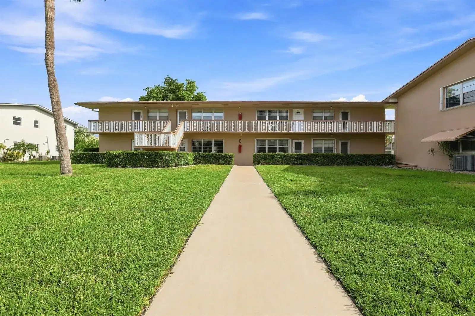 98 Norwich E, West Palm Beach FL 33417