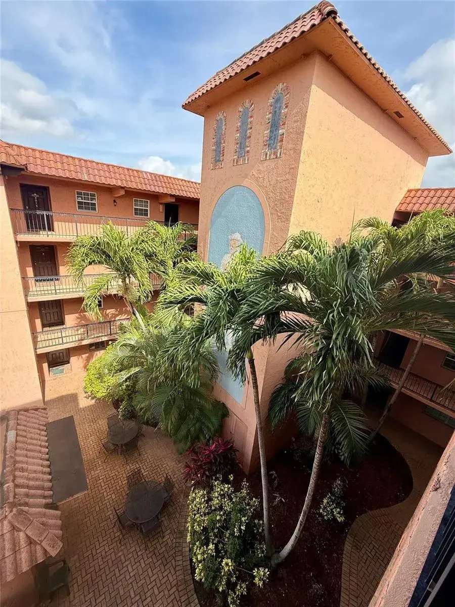 610 Tennis Club Drive # 408, Fort Lauderdale FL 33311