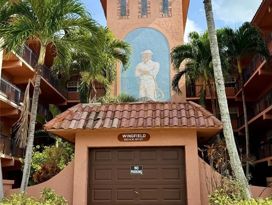 610 Tennis Club Drive # 408, Fort Lauderdale FL 33311