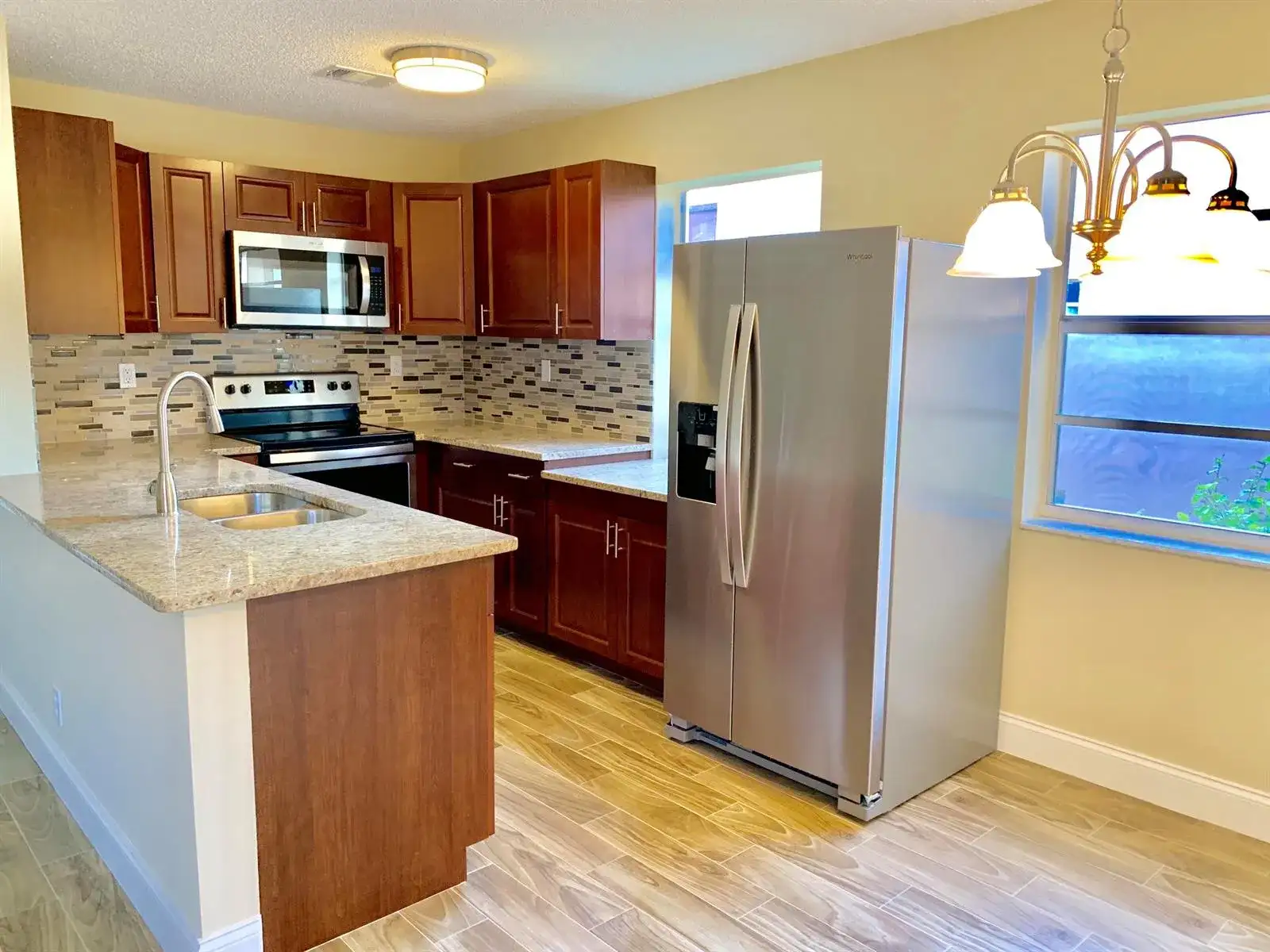 89 Normandy B, Delray Beach FL 33484 photo 2