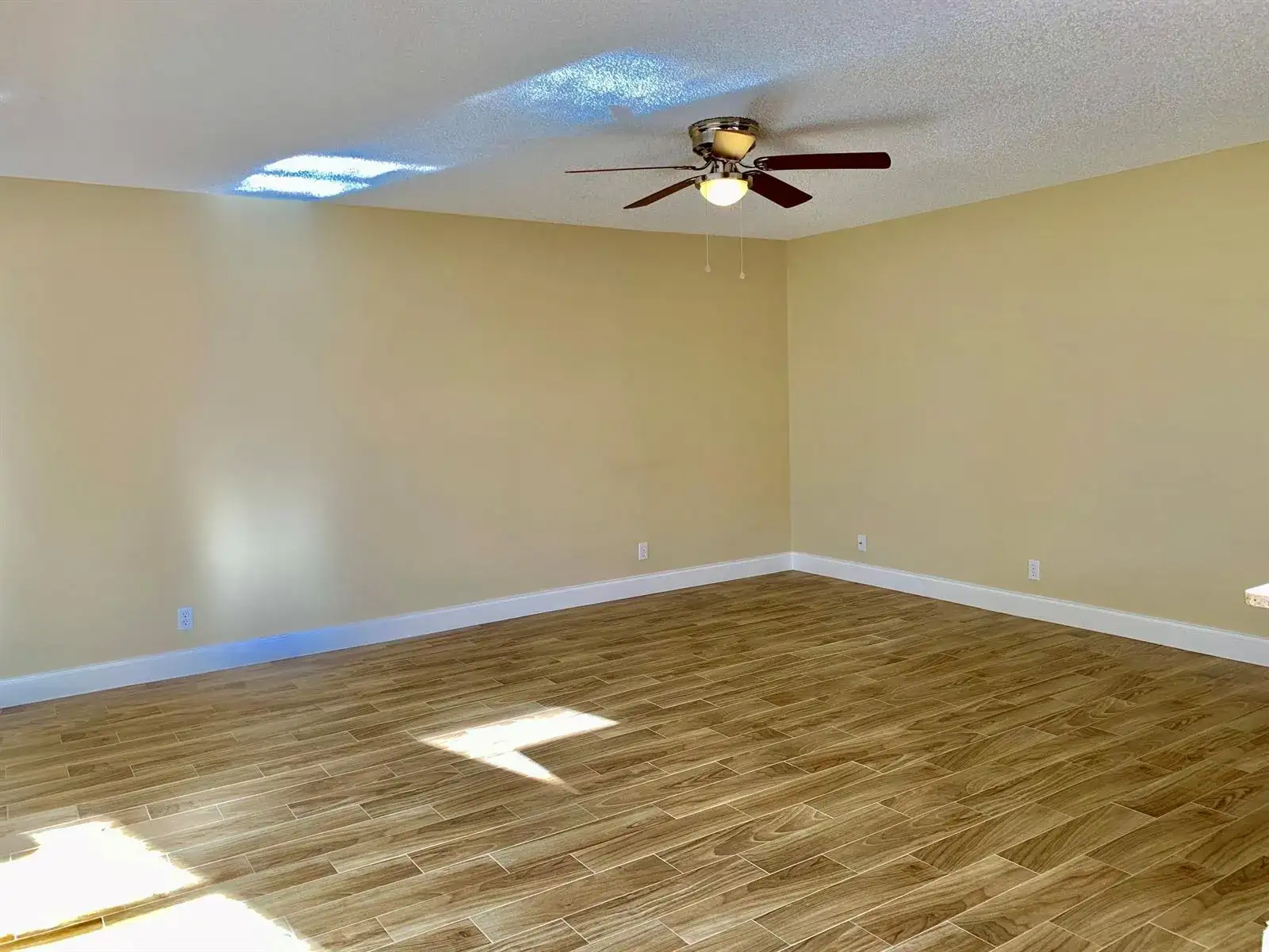 89 Normandy B, Delray Beach FL 33484 photo 5