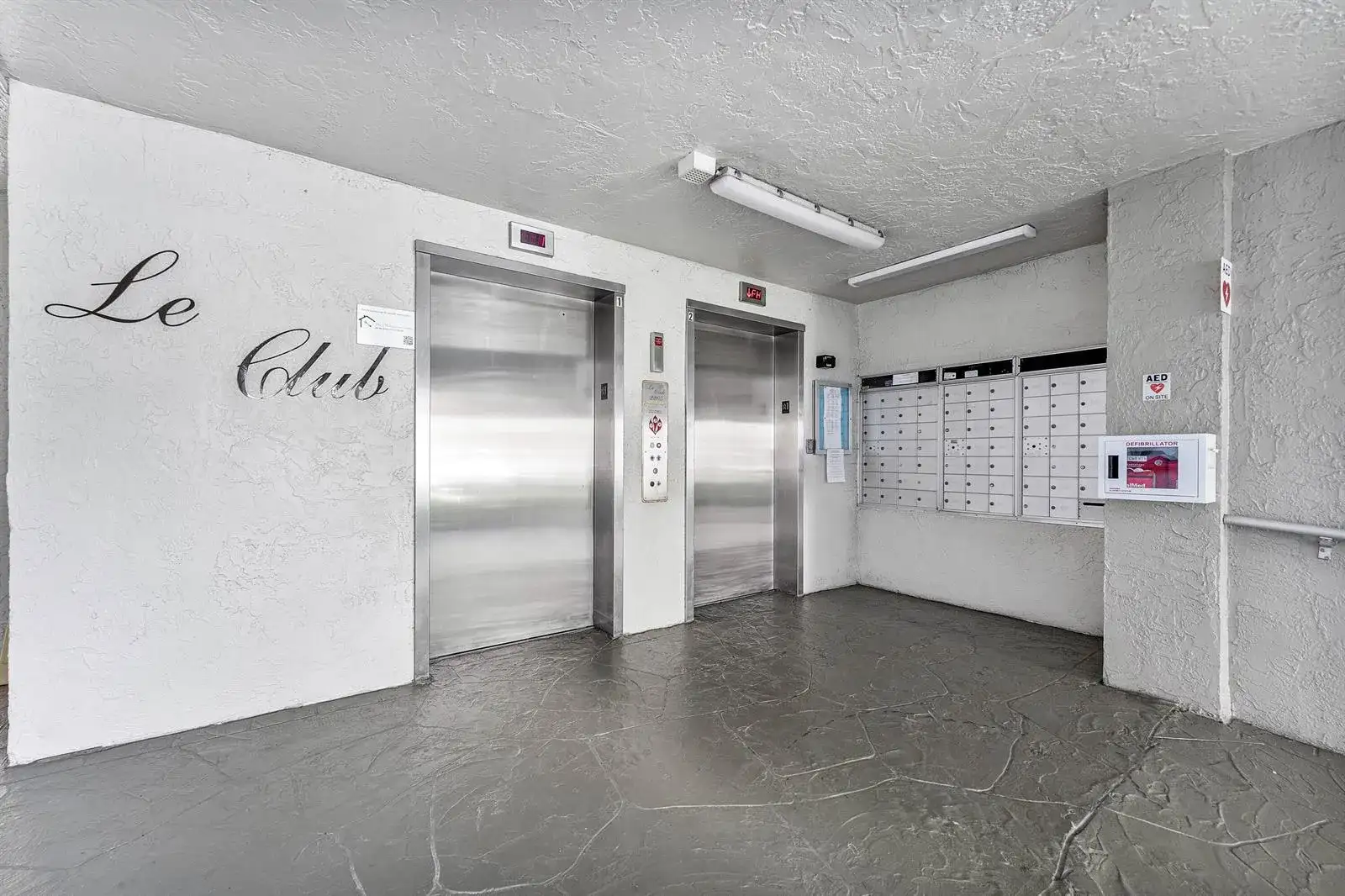 2205 S CYPRESS BEND Drive # 302, Pompano Beach FL 33069 photo 2
