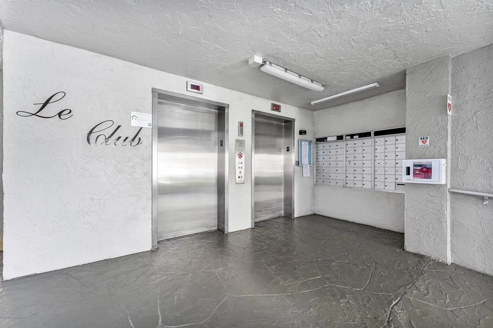 2205 S CYPRESS BEND Drive # 302, Pompano Beach FL 33069