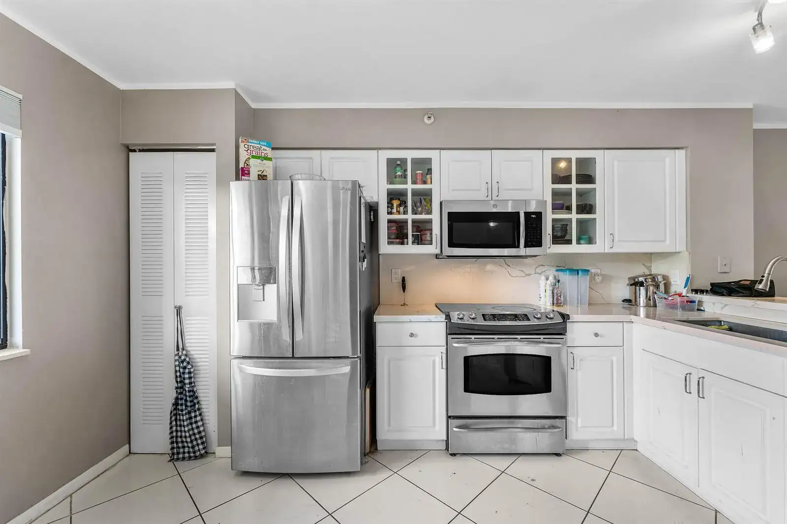 2205 S CYPRESS BEND Drive # 302, Pompano Beach FL 33069 photo 5