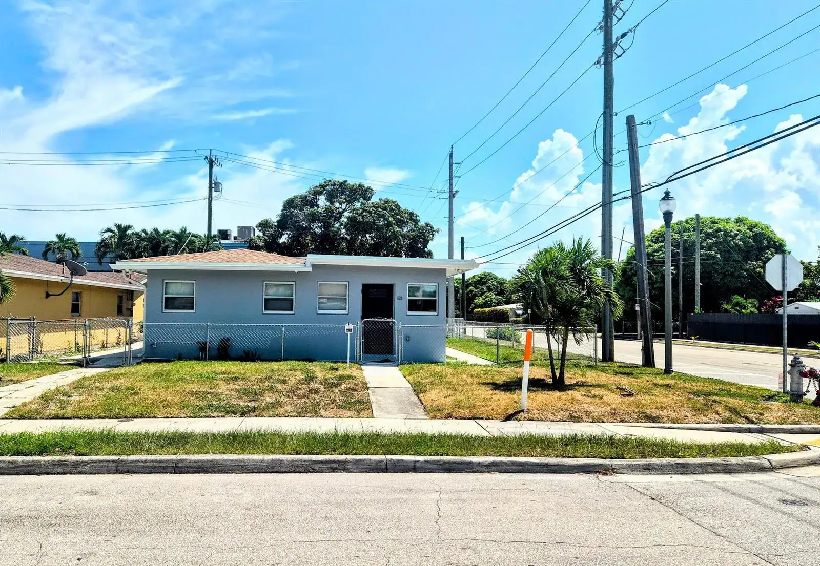 628 Monroe Drive, West Palm Beach FL 33405 photo 3