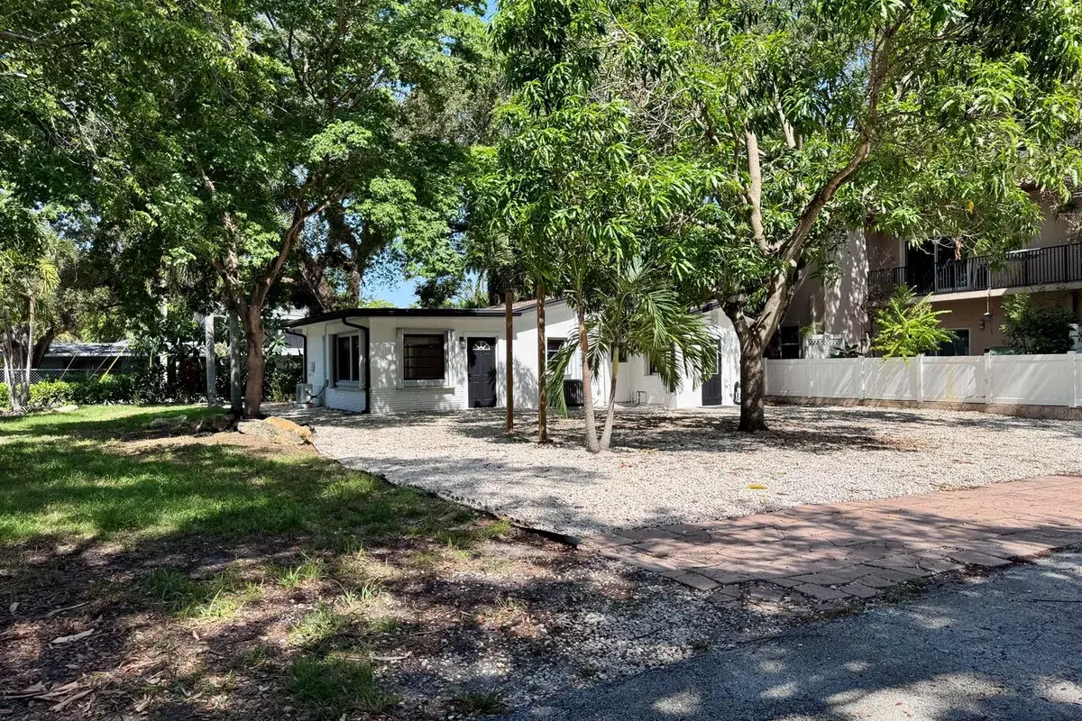 2390 SW 18th Avenue, Fort Lauderdale FL 33315