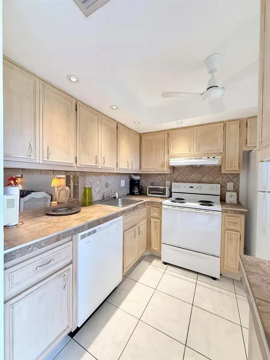2800 NW 47th Terrace # 106B, Lauderdale Lakes FL 33313 photo 2