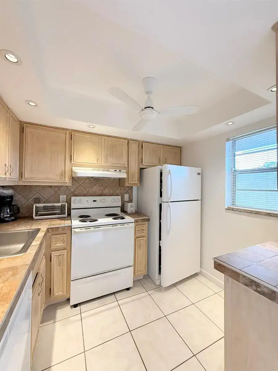 2800 NW 47th Terrace # 106B, Lauderdale Lakes FL 33313 photo 4