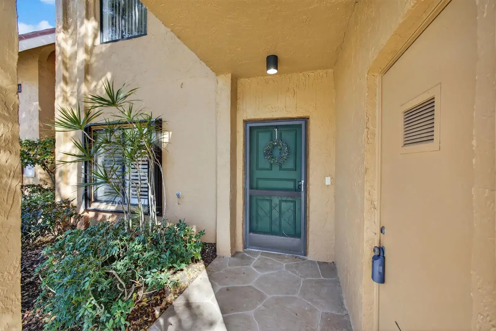 11282 GREEN LAKE Drive # 104, Boynton Beach FL 33437 photo 2