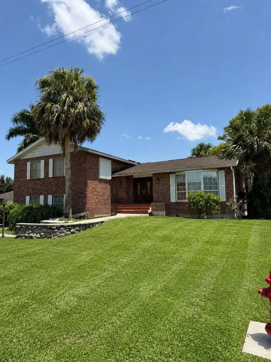 909 NE 3rd Street, Belle Glade FL 33430 photo 2