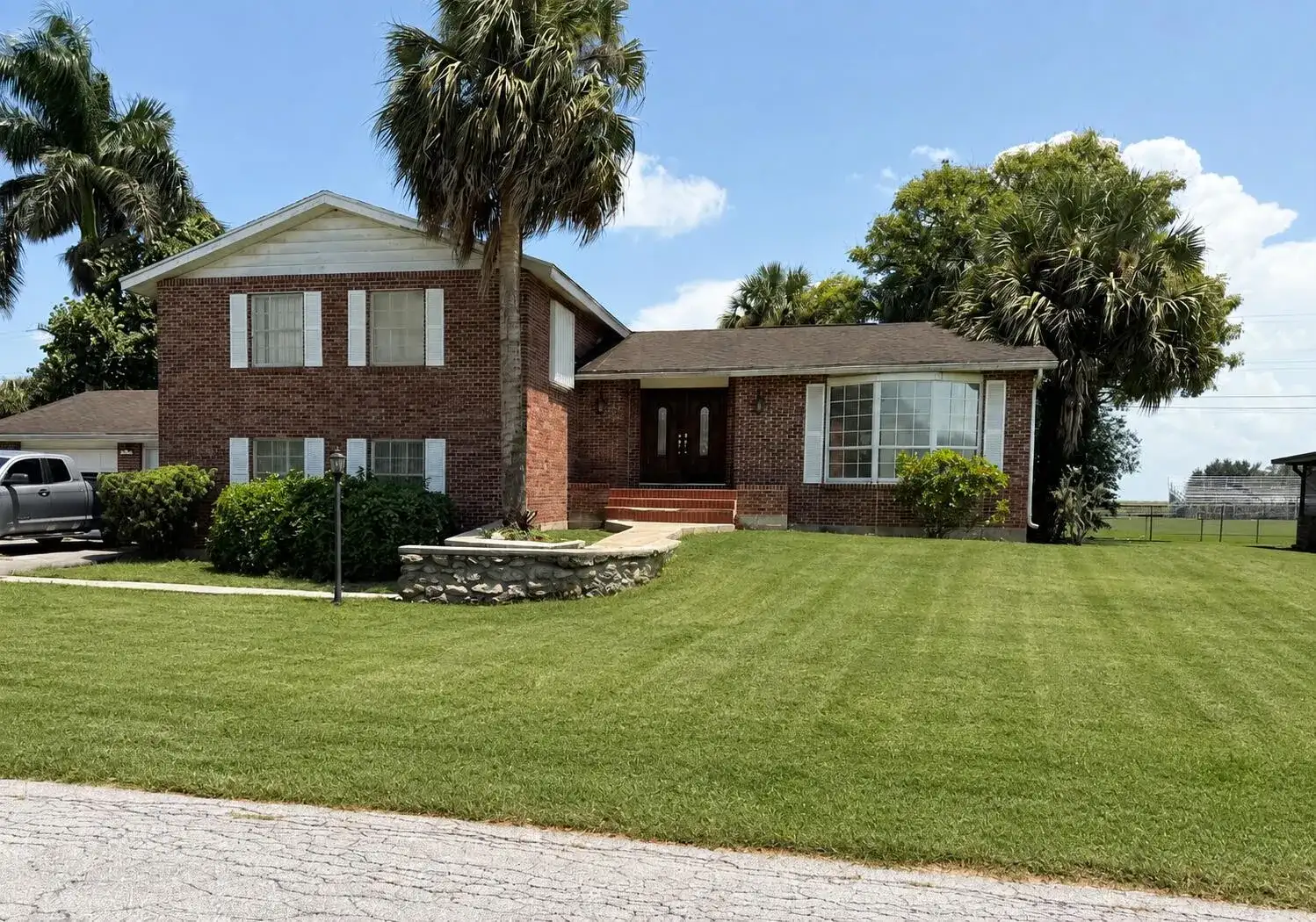 909 NE 3rd Street, Belle Glade FL 33430 photo 3